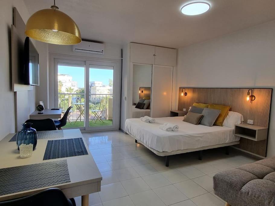 Jupiter2 Moderno Estudio Parque La Paloma Apartment เบนัลมาเดนา ภายนอก รูปภาพ