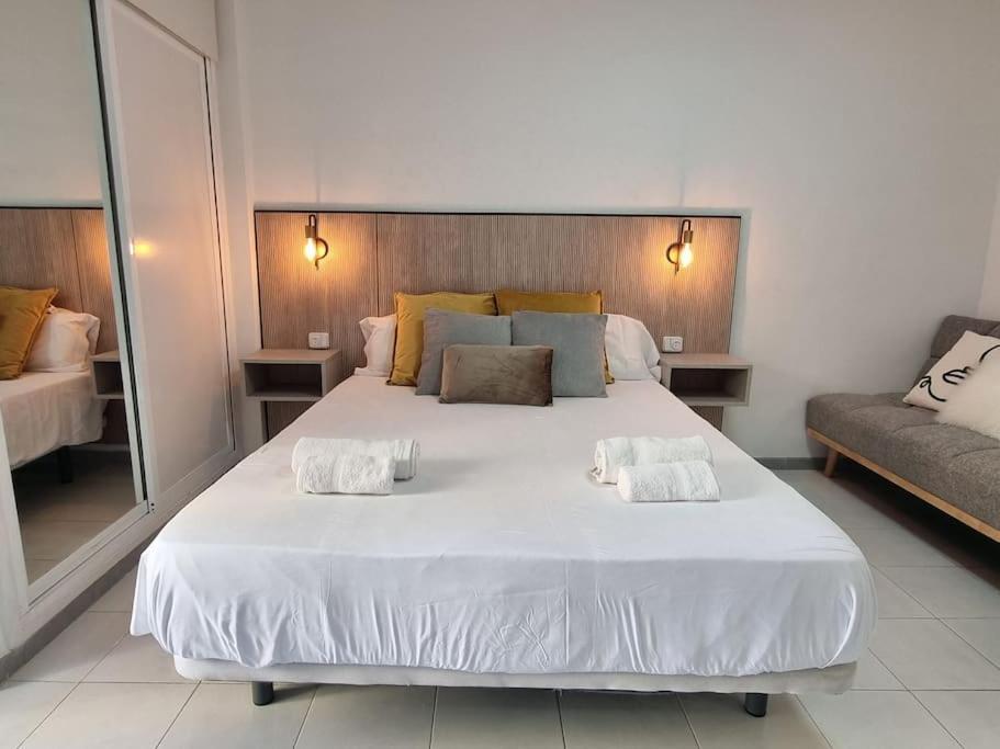 Jupiter2 Moderno Estudio Parque La Paloma Apartment เบนัลมาเดนา ภายนอก รูปภาพ